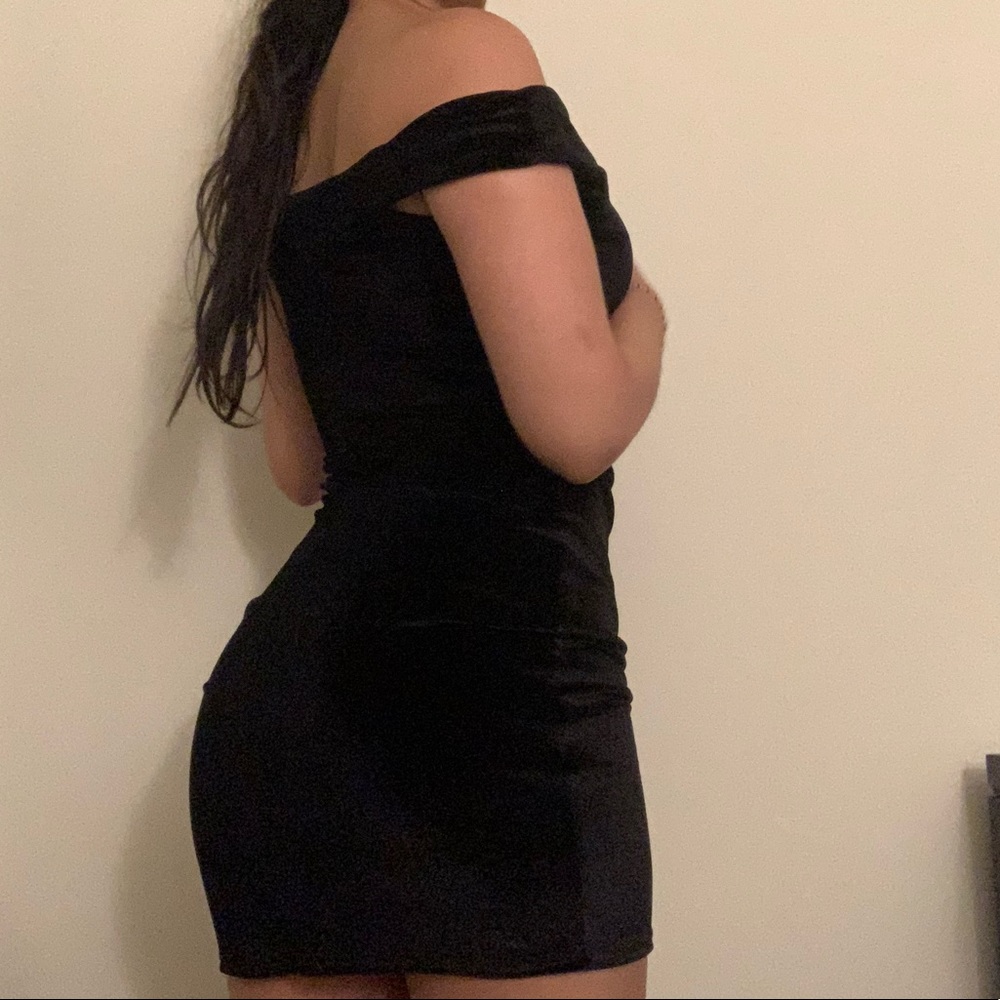 URBAN black off the shoulder mini bodycon dress